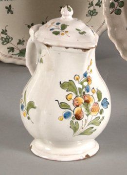null Pichet à décor polychrome de fleurs et branchages. Sud-Ouest, XVIIIe siècle,...