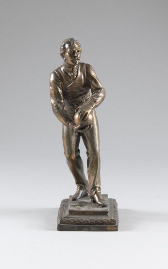 null Sculpture en régule. 'Le Joueur de Bowling'. Circa 1920. Patine bronze. Hauteur...