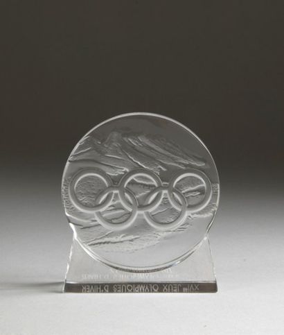 null 1992. Albertville. Trophée Lalique en cristal. Les Anneaux Olympiques. Série...
