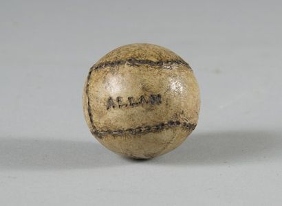 null Balle de golf en cuir de la marque Allan. Circa 1890
