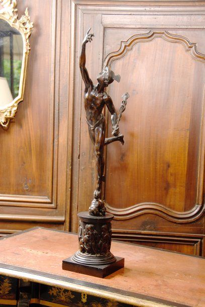 Jean de Bologne (d'aprés). Mercure bronze à patine brune, socle de marbre de noir...