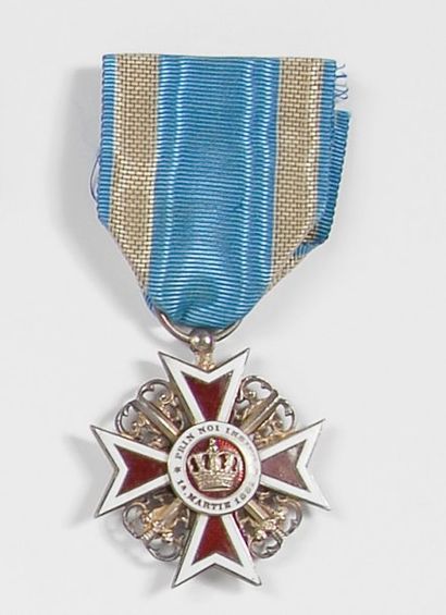 null Roumanie - Ordre de la Couronne - Croix de chevalier à titre militaire. Argent,...