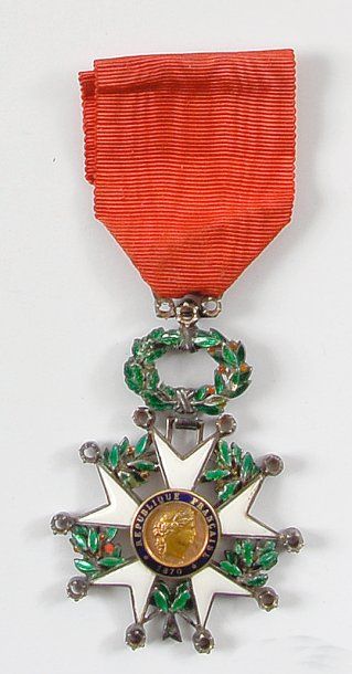 null France - Légion d'honneur - Croix de chevalier. Argent, émail, avec ruban. Manque...