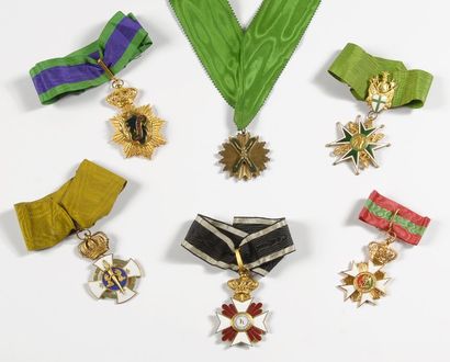 null France - Lot de cinq décorations commémoratives non officielles, avec cravates...