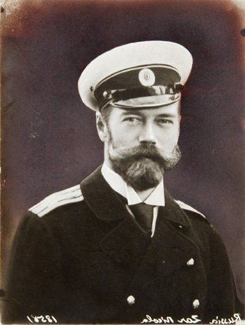 Nicolas II, empereur de Russie. Portrait photographique de l'agence Argus à Milan,...