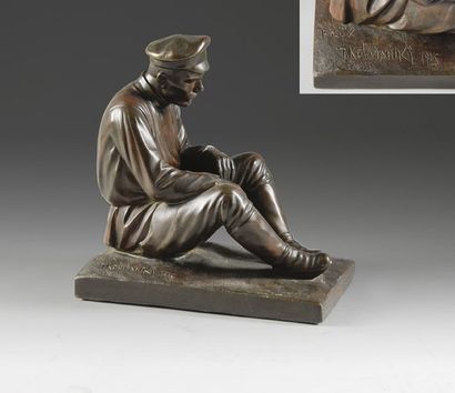 KOLVANIKI G. Soldat en méditation. Bronze à patine brune, signé sur le socle : G....