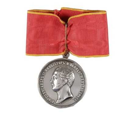 null Médaille de Saint-Georges de 2e classe. Or, avec ruban, portant le n°22007,...