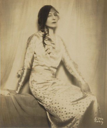 RUBINSTEIN Ida (1885-1960). Portrait photographique de D'Ora [Dora Philippine Kallmus...