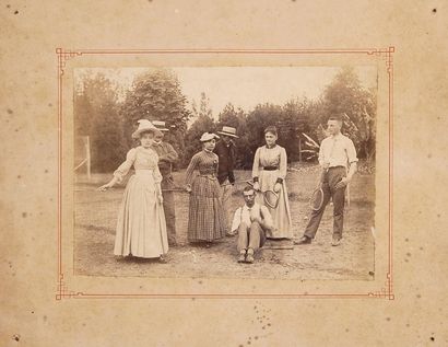 TENNIS Photo originale. «Sur le court». vers 1900. Format 12 x 17 cm.