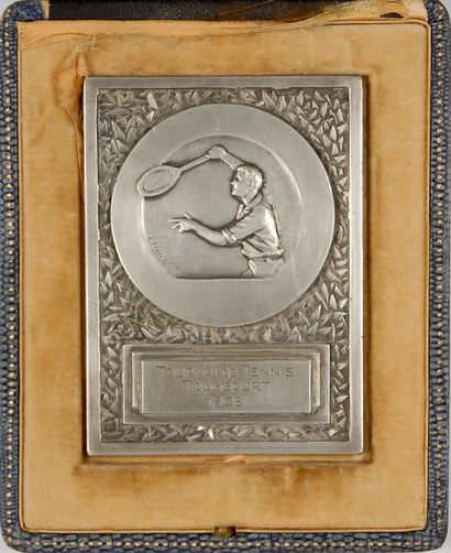 null Plaquette «Tournoi de Touggourt 1939» En métal argenté. Signée E. Fraisse. Dim....