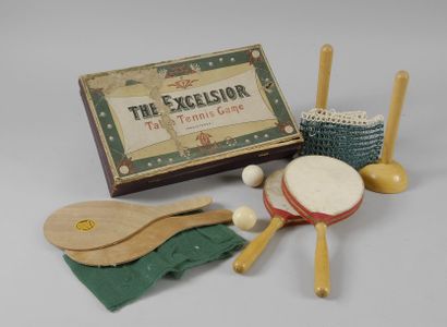 null Boîte de jeu The excelsior Table Tennis Game avec ses raquettes en velum et...