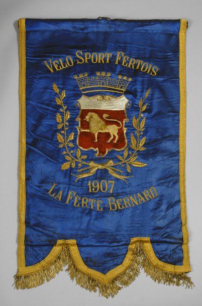 null Banniere du Vélo Sport Fertois 1907, club de la Ferté-Bernard. Blason brodé...