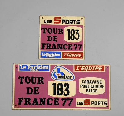 null Lot de 2 plaques voiture de la caravane publicitaire belge pour le Tour de France...
