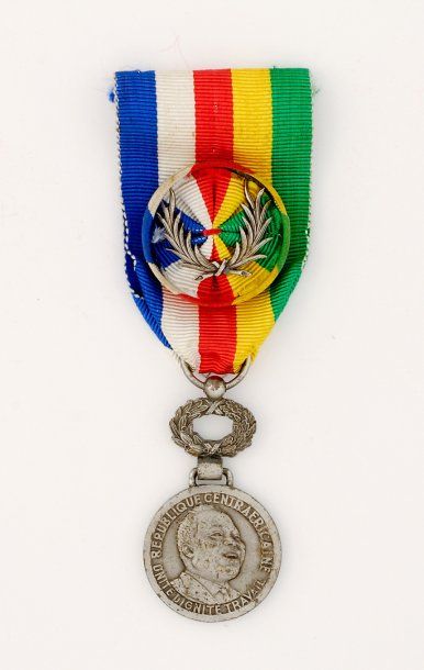 null Médaille du travail (Centre Afrique), décoration en argent, ruban à rosette...