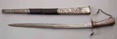 null Grand couteau de chasse ottoman, manche et garde en argent, à décor ciselé,...