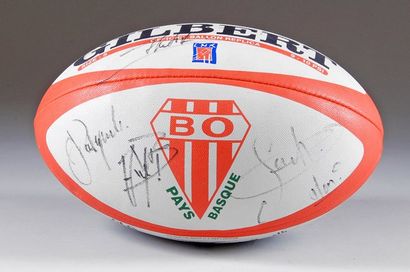 Ballon du Biarritz Olympique signé par les...