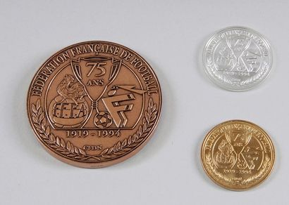 Médailles commémoratives du 75ème anniversaire...