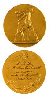 1924. Paris. Médaille de lutte gravée à Mr Léon Van Castel en souvenir de la VIIIéme...