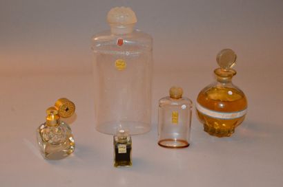 null Divers parfumeurs années 1920-1940, lot comprenant un important flacon lotion...