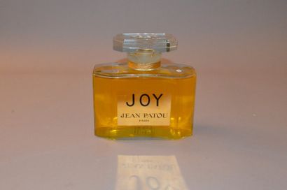 null Jean Patou – « Joy » - (1930).

Modèle dessiné par Suë & Mare.

H. : 18 cm.