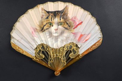 ADOLPHE THOMASSE (1850-1930) La chatte au ruban rose, vers 1900
Eventail plié, de...