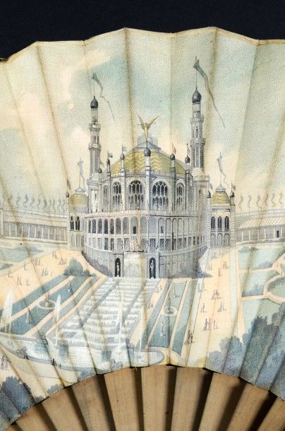 null *Palais du Champs-de-Mars, 1878
Eventail plié, feuille double en tissu imprimé.
Impression...