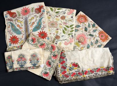null Ensemble de ceintures brodée, Turquie, vers 1900, étamine de lin bis les bordures...