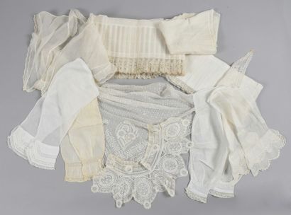 null Accessoires du costume, seconde moitié du XIXe siècle, en linon et mousseline...
