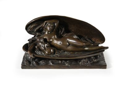 James PRADIER (1790 - 1852) d'après La naissance de l'amour.
Bronze à patine brun...