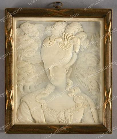 École Française du XIXe siècle 
Portrait de la reine Marie-Antoinette de France (1755-1793).
Médaillon...