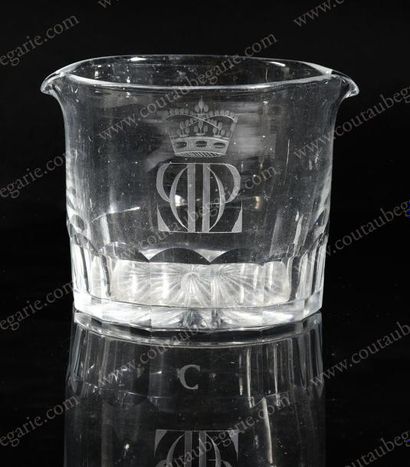 null RAFRAÎCHISSOIR À VERRES EN CRISTAL.
Pour le duc d'Orléans, futur roi Louis-Philippe...