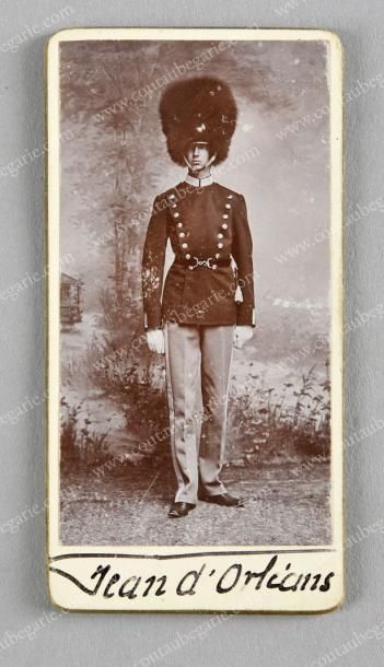 null JEAN, prince de France, duc de Guise (1874-1940).
Portrait photographique, le...