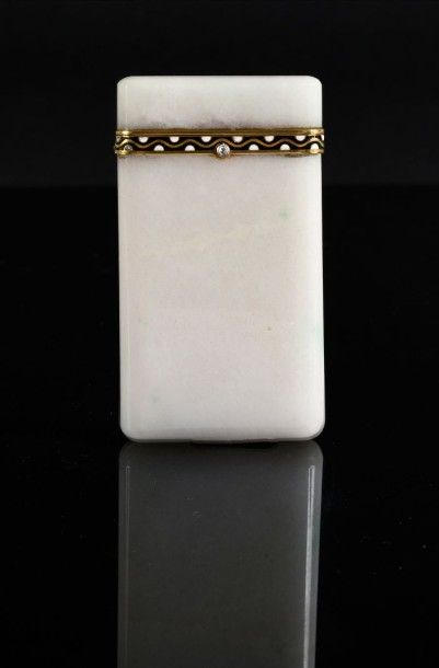 CARTIER Etui à carte de visite en jade blanc (jade jadéite), monture en or 750 millième...