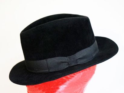 null Michael Jackson 1988
Un chapeau original feutre fedora de Michael Jackson offert...