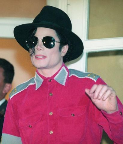 null Michael Jackson 1988
Un chapeau original feutre fedora de Michael Jackson offert...