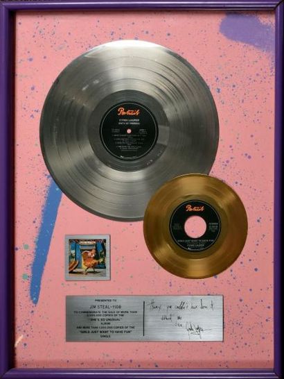 null Cyndi Lauper 1983
Double disque d'or pour l'album «she's so unusual» et le single...