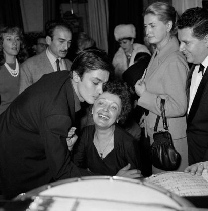 null Alain Delon et Edith Piaf Melun 1959.
Photographie de André Sas.
Tirage argentique....