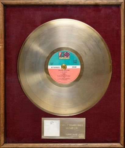 null Donna Summer
Disque d'or pour «A love Trilogy».
Récompense officielle certifiée...