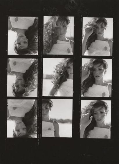 null Mylène Farmer 7 planches contact de la chanteuse photographiée en 1999.
Des...