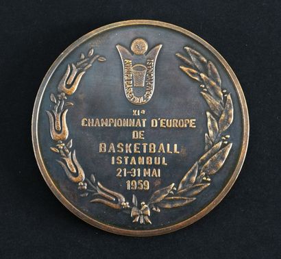null Médaille des XIe Championnat d'Europe de basket-ball disputés à Istanbul du...