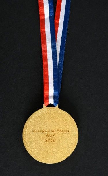 null Médaille de la Ligue Nationale de Basket-Ball remise aux Champions de France...