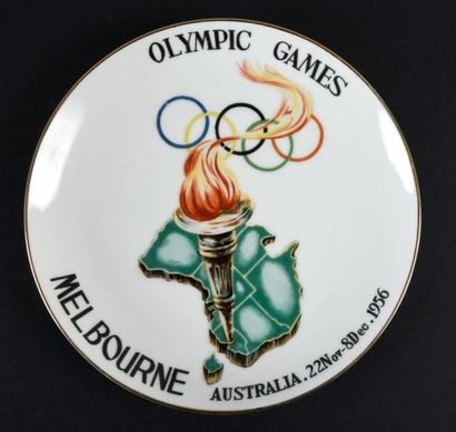 null 1956. Melbourne. Assiette commémorative représentant la flamme Olympique.
Diamètre...