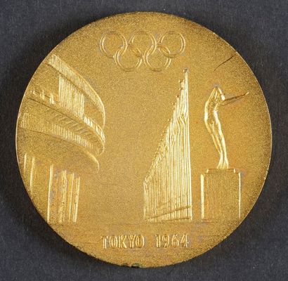 null 1964. Tokyo. Médaille commémorative pour les «porteurs de la flamme». En bronze...
