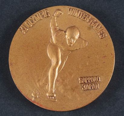 null 1972. Sapporo. Médaille officielle du Comité d'organisation des XIème Jeux d'hiver....