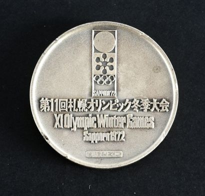 null 1972. Sapporo. Médaille de la Commission des Jeunes athlètes des XIème Jeux...