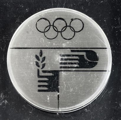 null 1972. Munich. Médaille officielle de participant. En acier. Par F. König.
Diam....