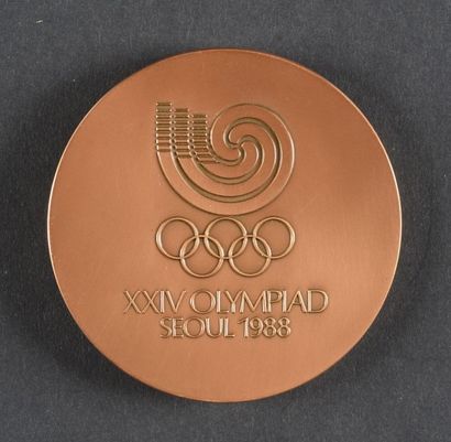 null 1988. Séoul. Médaille officielle de participant. En bronze. Par Kim Kwang-Hyun.
Diam....