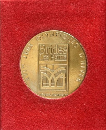 null 1992. Albertville. Médaille de la station thermale de Bride-les-Bains, où le...