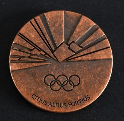 null 2006. Turin. Médaille de participation remise aux officiels. En bronze.
Diam....
