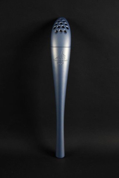 null 2006. Turin. Torche officielle des XXème Jeux Olympiques d'hiver. Design par...